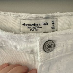 ABERCROMBIE Cut off High Waist White Shorts - Size 6
